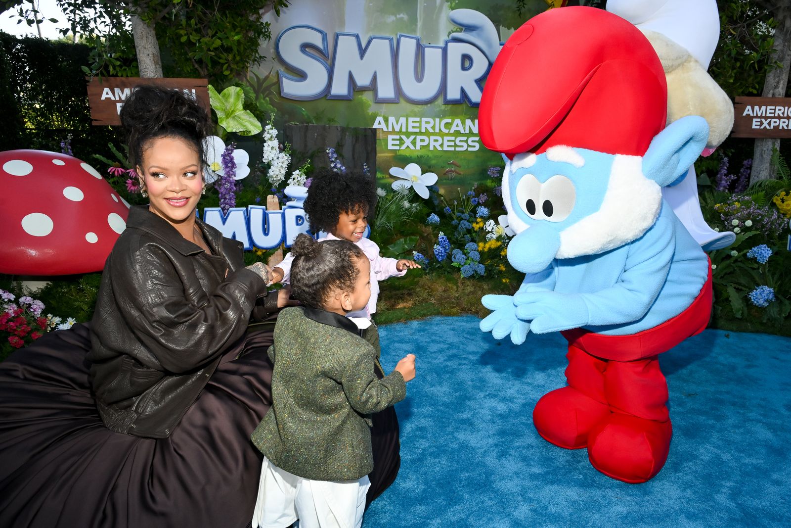 תמונה עשויה להכיל את ריהאנה אנרוד ג'וגנה. ראש פנים אדם ראש מציל