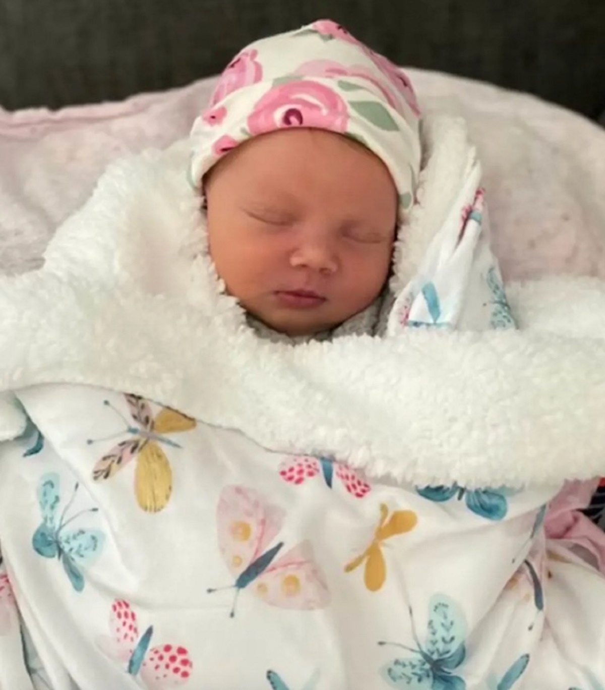 והחליט לאמץ אותה