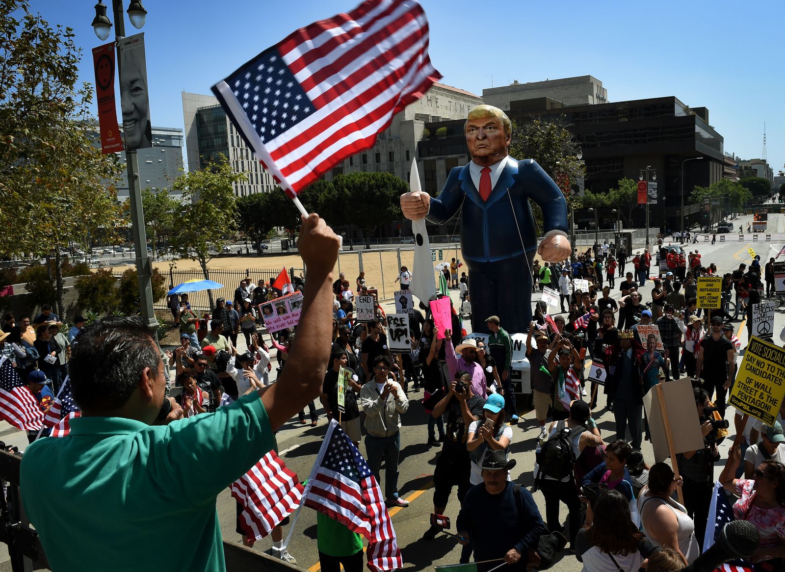 תמונה עשויה להכיל את Malavat Poorna Jason Worilds Ken Stabler Christien