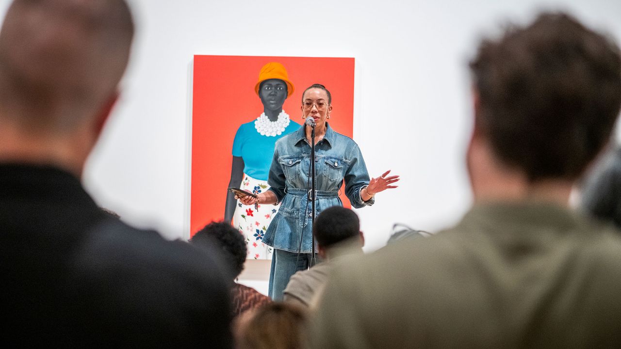 החדר בו זה קורה: איימי שרלד מביאה את ברודווי לוויטני