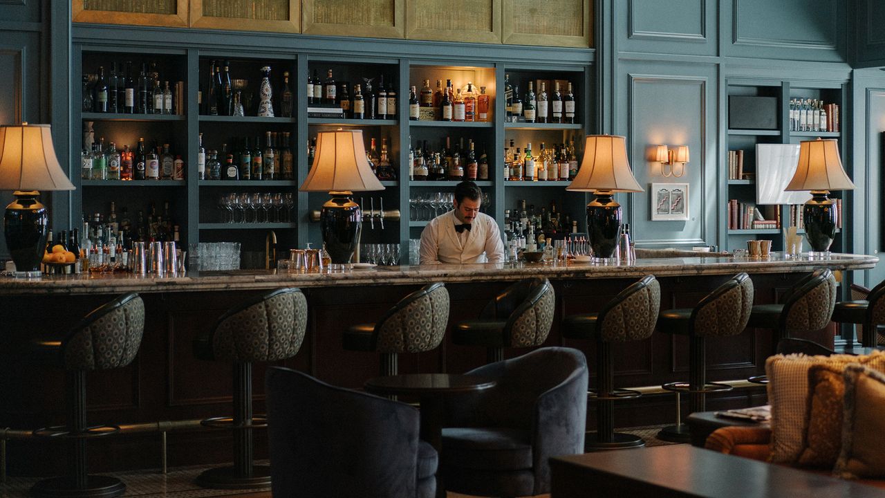 לילה אצל נד: תג המחיר של 5,000 דולר לקוקטיילים עם סט מגה