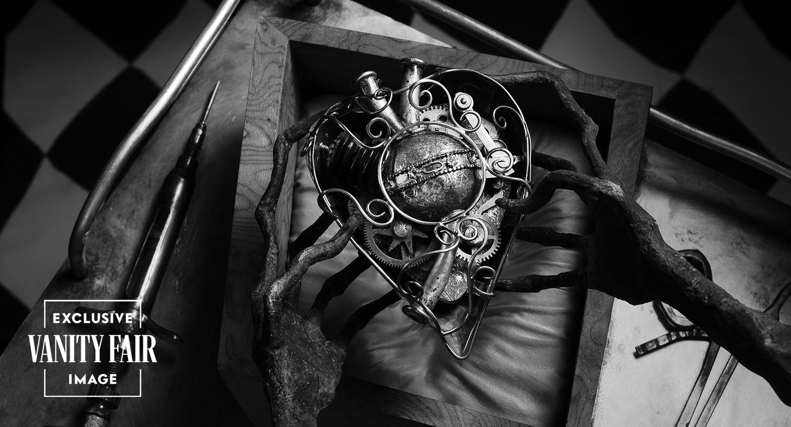 תמונה עשויה להכיל חרב וכלי נשק