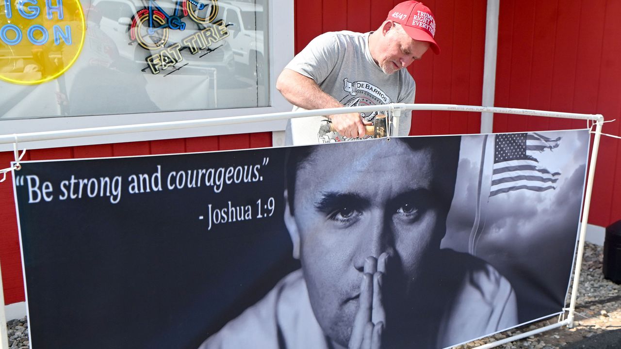 למשפיעים האהובים על צ'רלי קירק יש מסר משותף: עבור לכנסייה