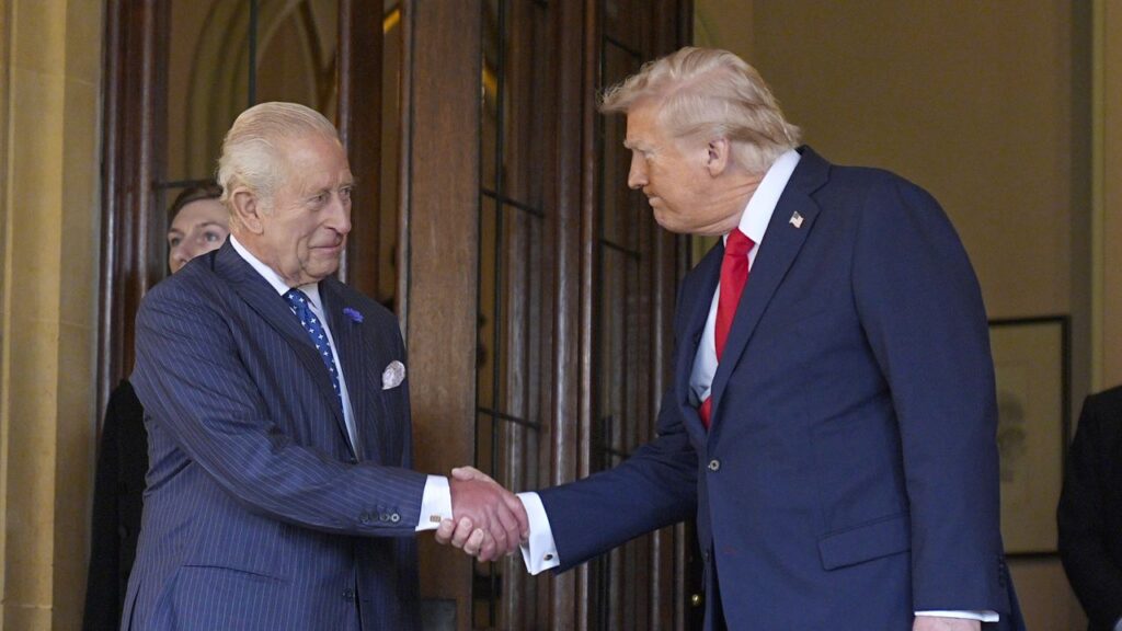 המלך צ'ארלס "נרגש" על ביקורו הממלכתי של הנשיא טראמפ, אומר מקור