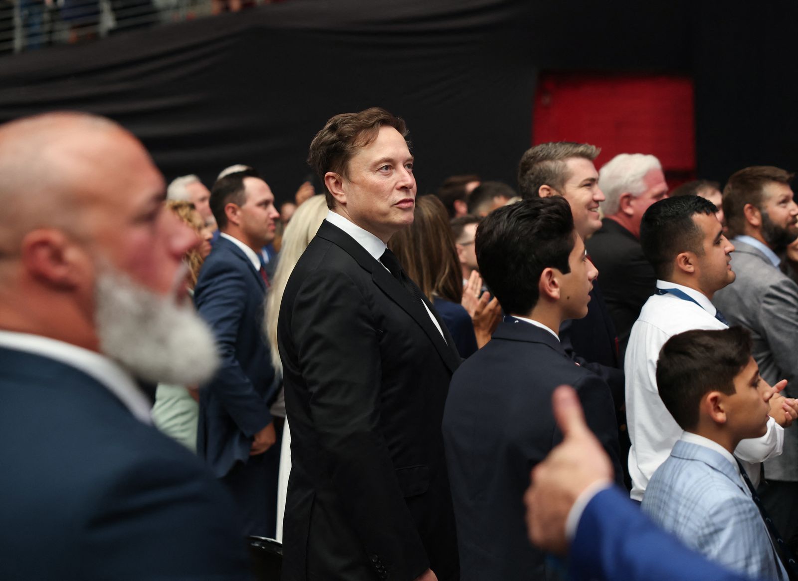 אלון מאסק בטקס האזכרה הציבורי של צ'רלי קירק.