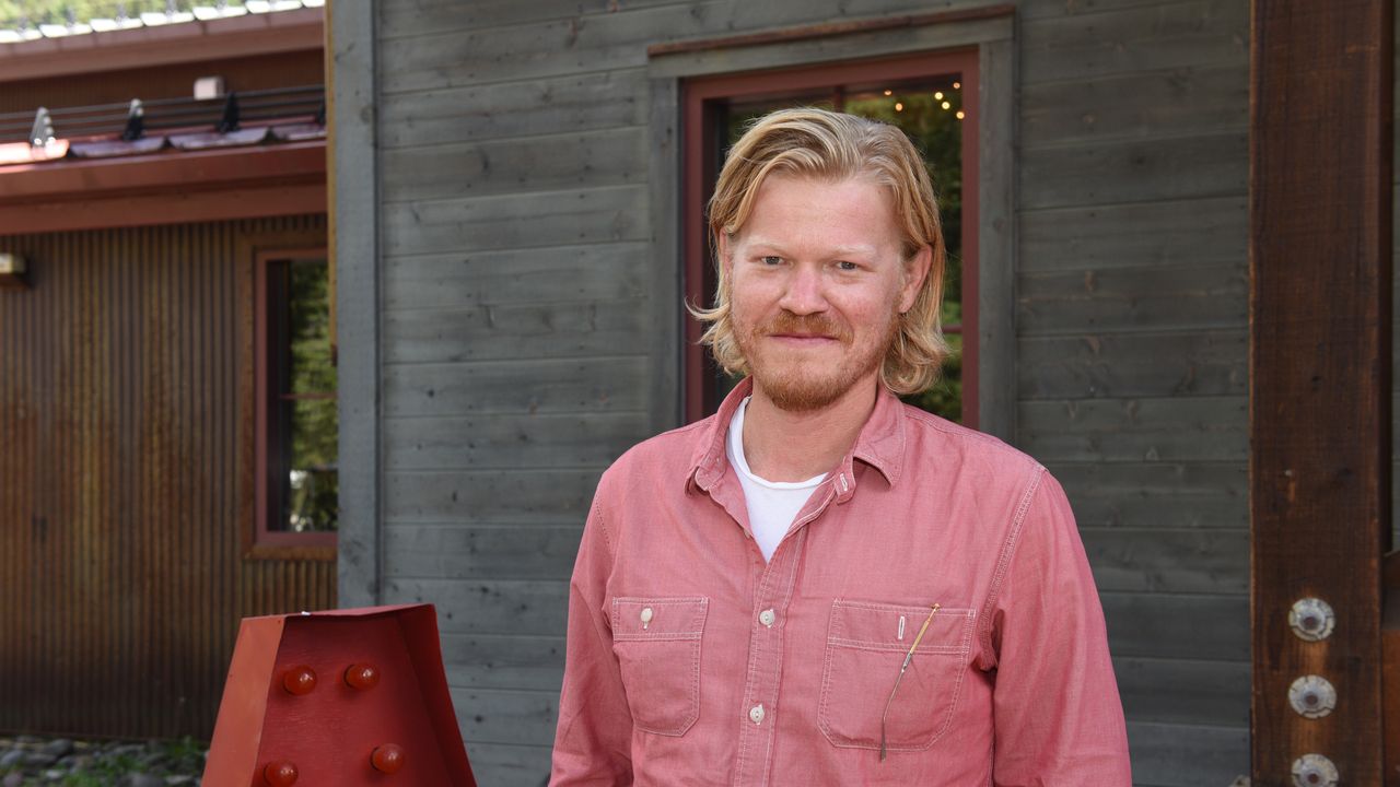 ג'סי פלמונס אומר כי בוגוניה הייתה "הדבר הכי קשה שעשיתי אי פעם"