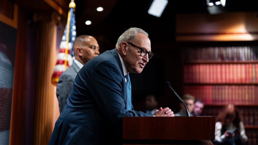 השעון מתקתק על כיבוי ממשלתי להפסיד