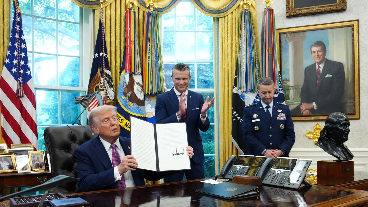 מרכז החלל של טראמפ "גאון" של דונלד? בית הספר לשלטון הרווארד של מלניה? מה הלאה ברשימת המיתוג מחדש של טראמפ?