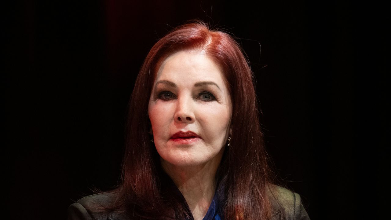 פריסילה פרסלי מספרת את הרגע שהיא כמעט איבדה את גרייסלנד לנצח