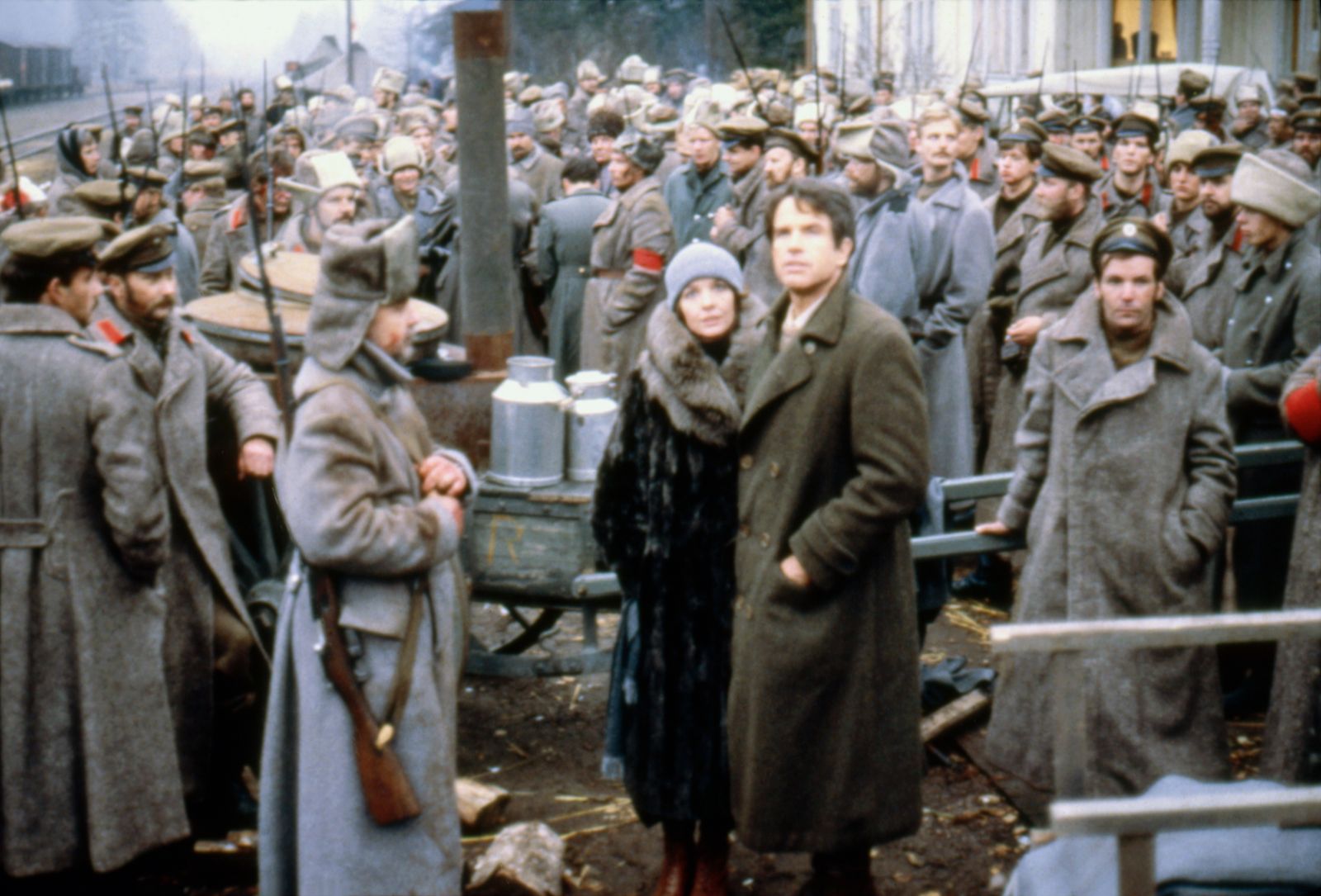 דיאן קיטון וורן ביטי על סט 'האדומים.