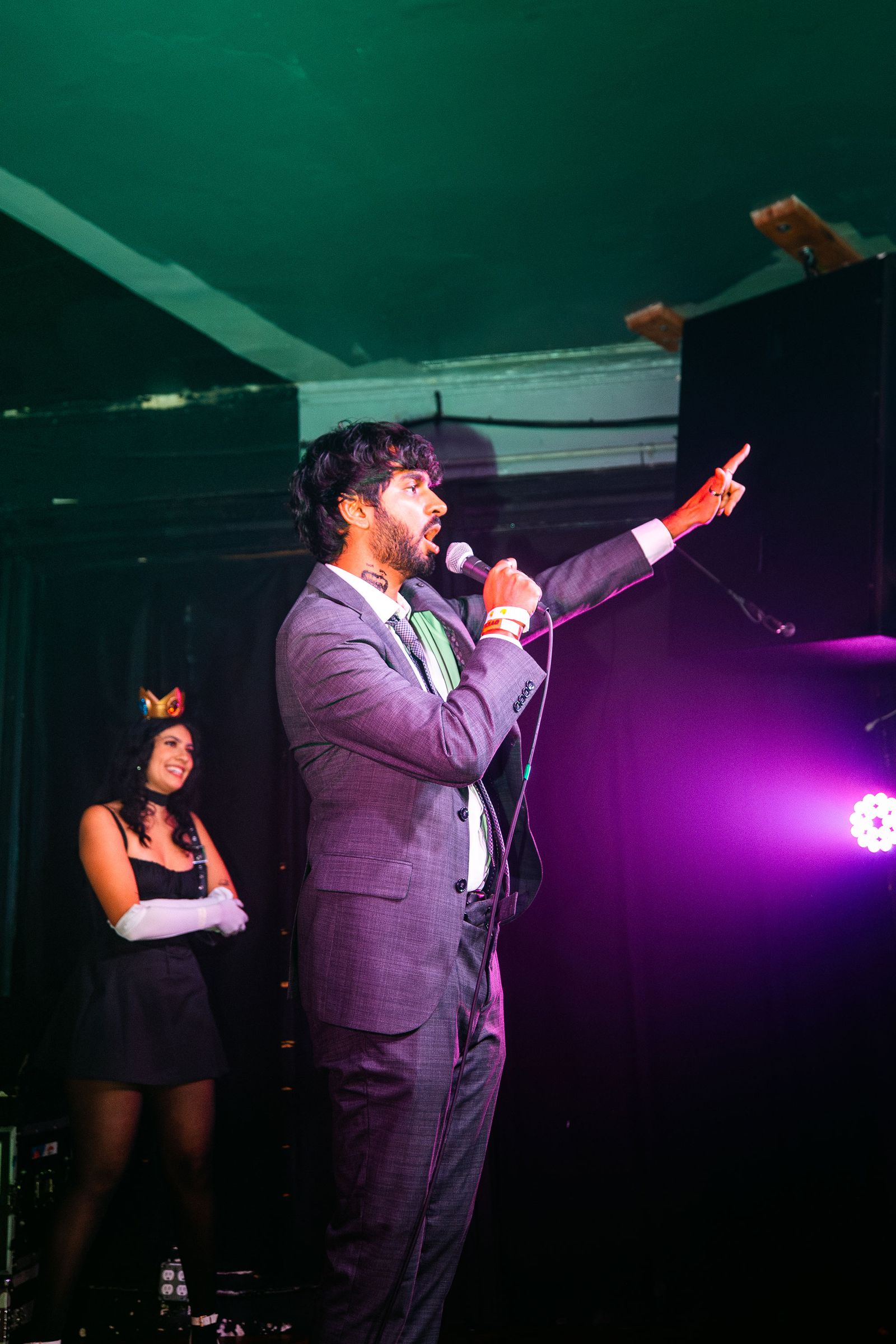 Inside Hot Girls 4 Zohrans מסיבת ליל כל הקדושים 4 Zohran