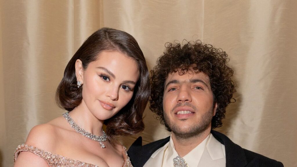 סלינה גומז מחבקת את טרנד ההפעלה ההדרגתי לחתונה עם תמונות קבלת פנים חדשות