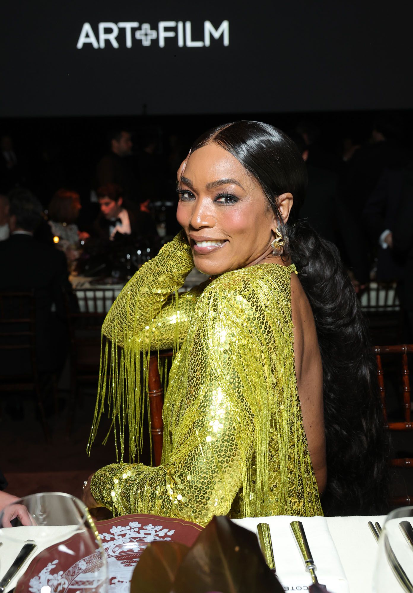 אנג'לה באסט