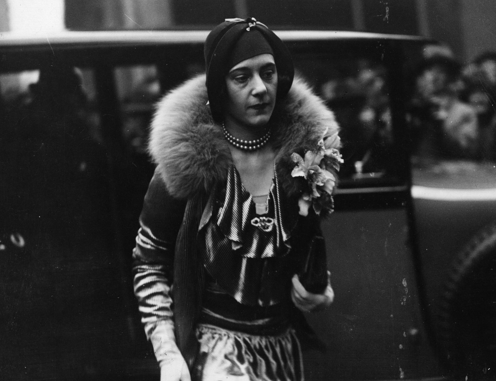 התמונה עשויה להכיל את María Casares אדם פנים ראש צילום דיוקן אביזרים למבוגרים תכשיטים ושרשרת