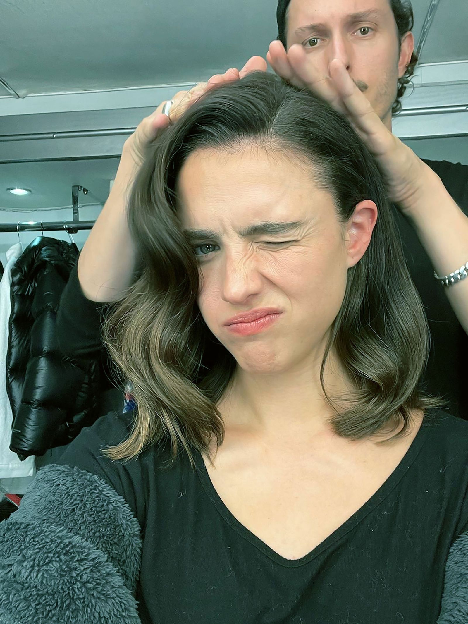 התמונה עשויה להכיל את Margaret Qualley ראש אדם פנים מבוגר עצוב בכי ושיער