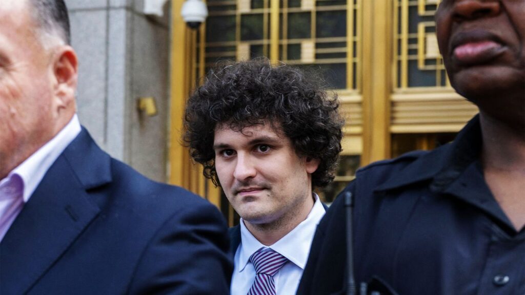 אמא של סם בנמן-פריד מפרסמת פוסטים מהמחסנית שלו. מַדוּעַ?