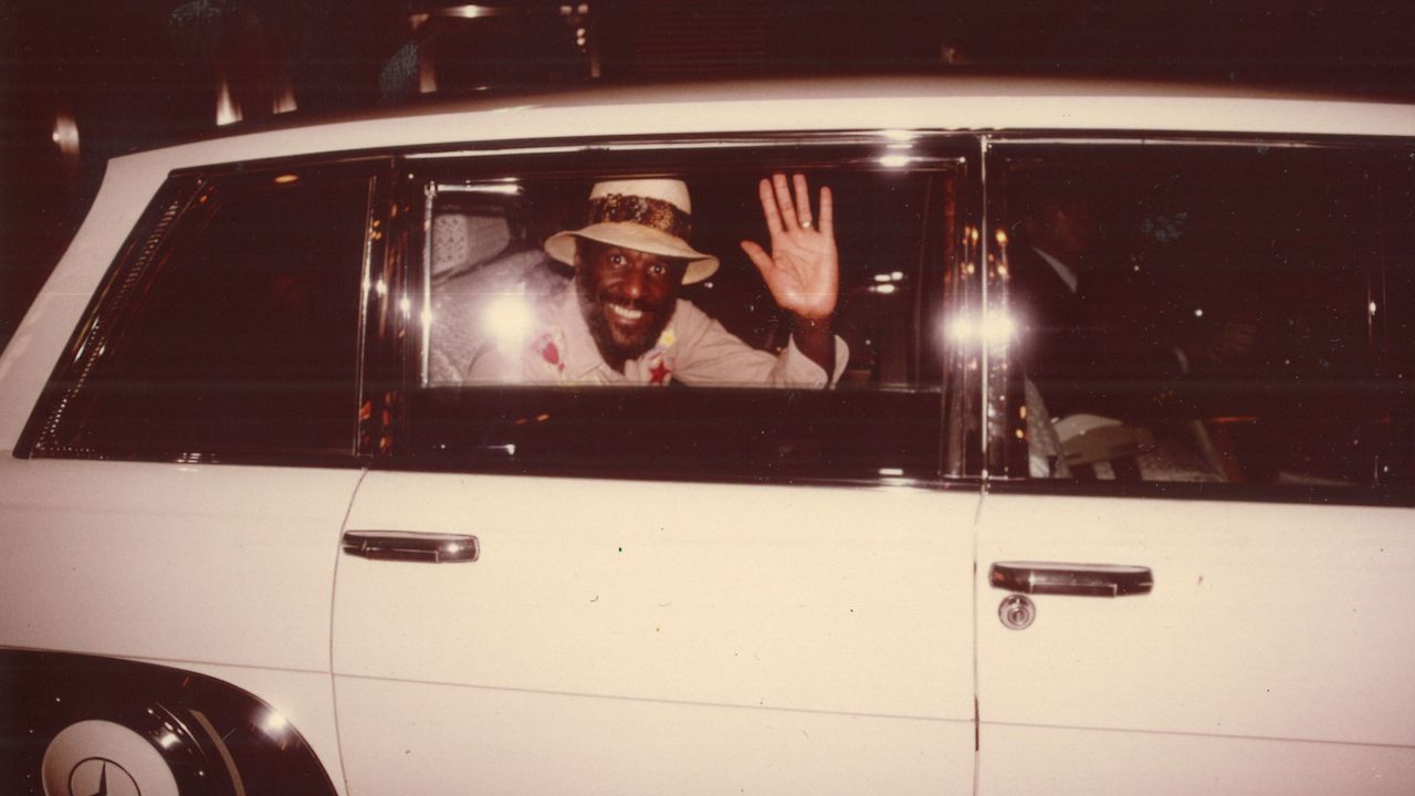 עלייתו ונפילתו של יצרנית העוגיות האהובה על אמריקה