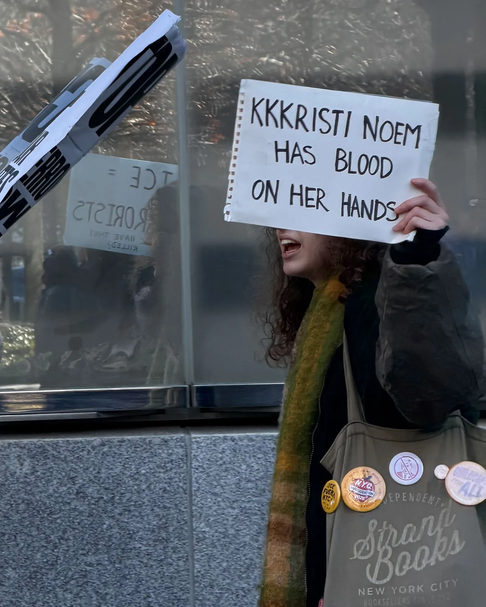 התמונה עשויה להכיל איש ראש ופנים