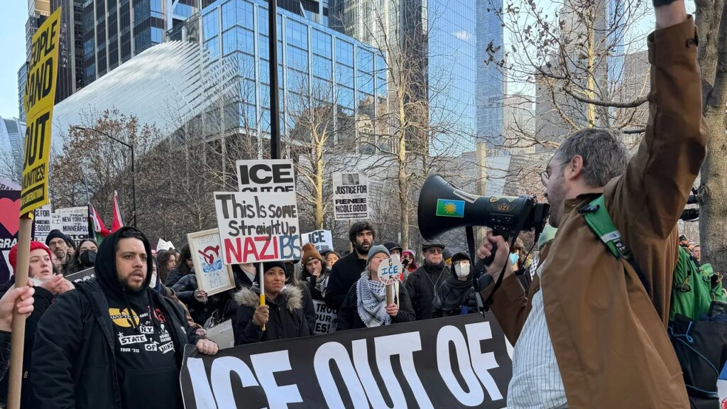 "ברוך הבא של ניו יורק" של קריסטי נועם: מבט מתוך מרכז הסחר העולמי