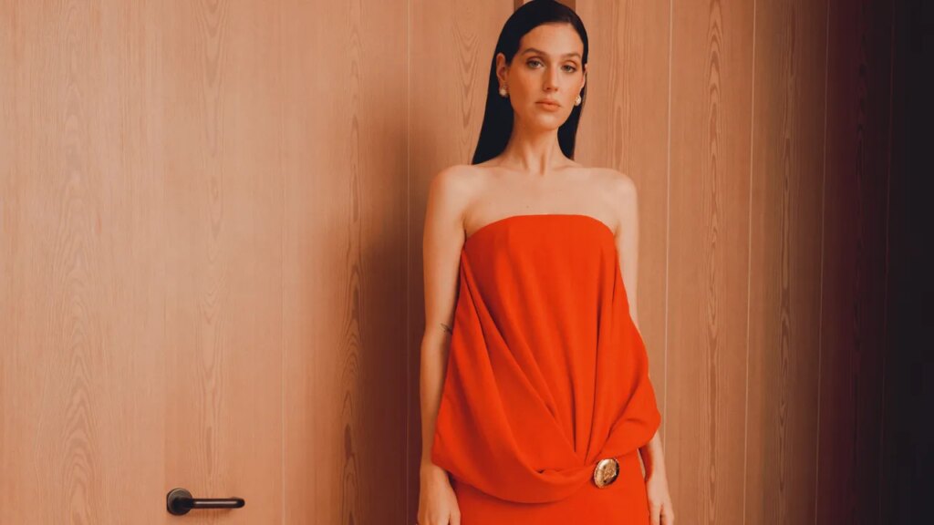 מתכוננים (ב-Loewe) עם סליחה, אווה ויקטור של בייבי, יקירת גלובוס הזהב של 2026