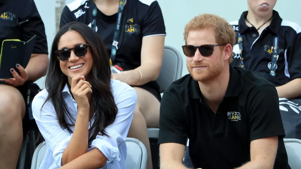 Meghan Markle טובלת לתוך ויראלי '2026 הוא הטרנד החדש של 2016'