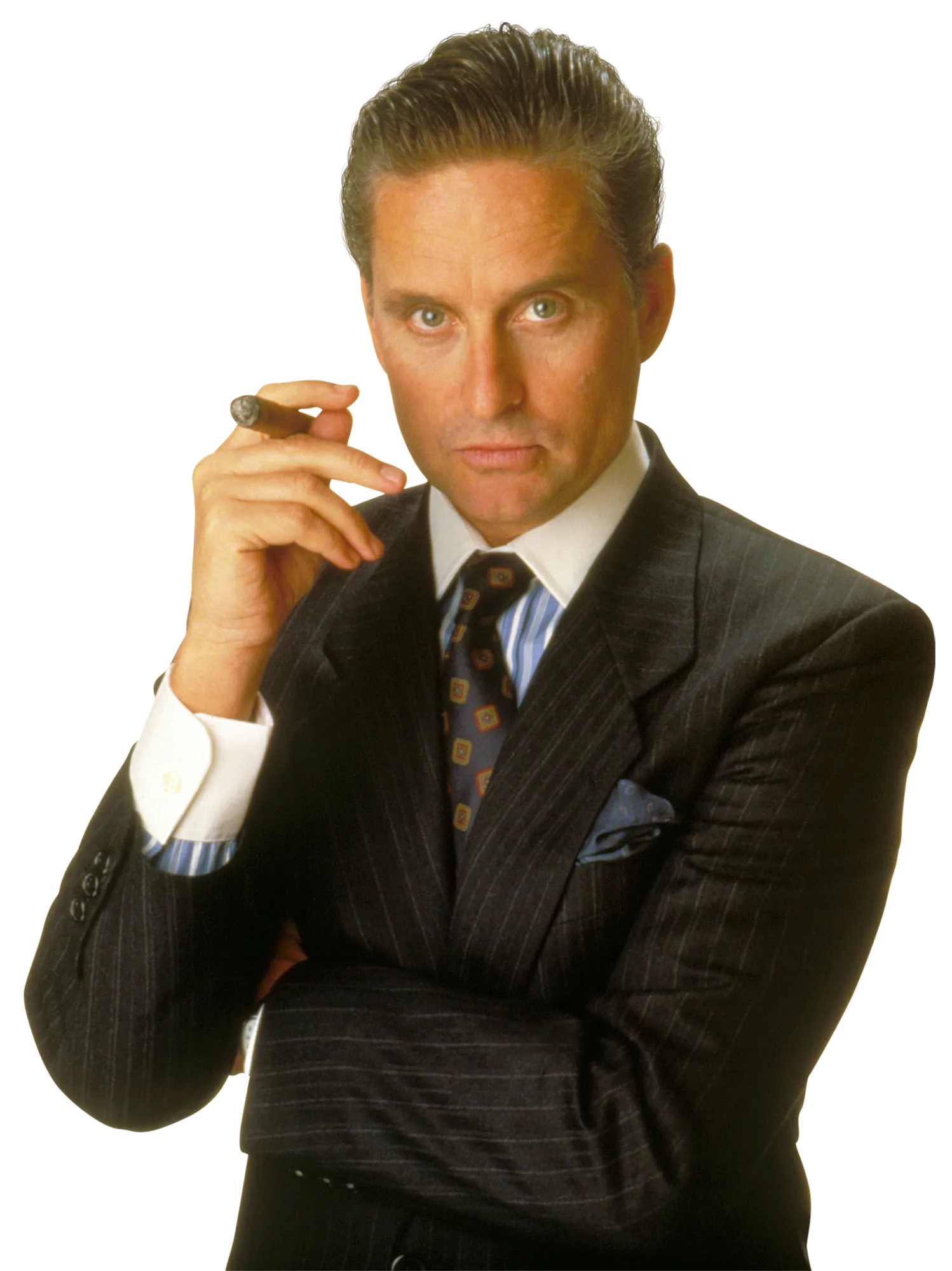 התמונה עשויה להכיל את מייקל דאגלס אביזרי חליפה לבוש רשמי עניבה עניבה מעיל בלייזר מעיל ומבוגרים