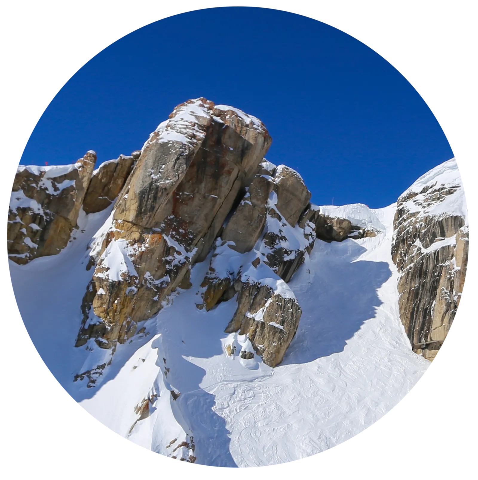 התמונה עשויה להכיל Mountain Nature Outdoors Mountain Range Peak Glacier וקרח