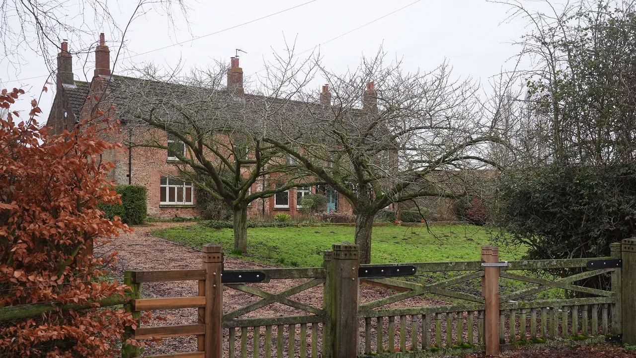 ביתו החדש המדווח של אנדרו מאונטבאטן ווינדזור, חוות מארש, הוא יציאת מצרים בוגי