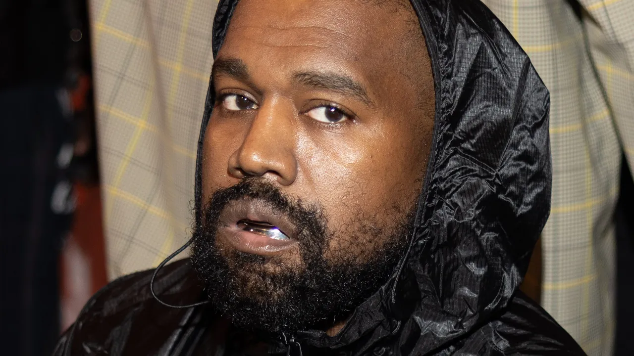 בלעדי: Ye, לשעבר קניה ווסט, מספר ל-VF על הפרסומת שלו להתנצלות WSJ