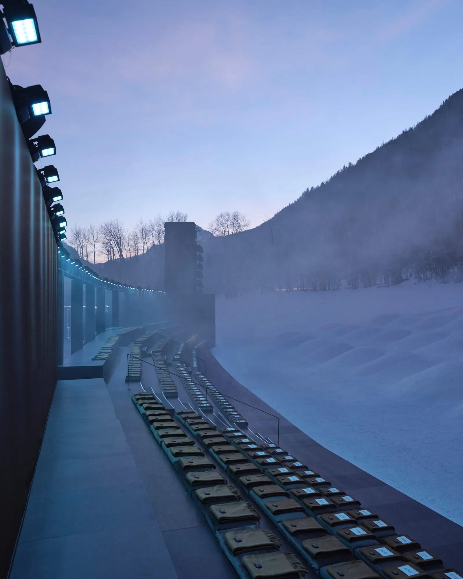 התמונה עשויה להכיל בחוץ ומים