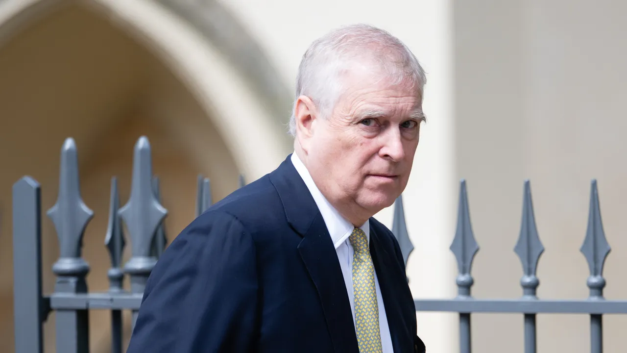 אנדרו מאונטבאטן-ווינדזור עזב את הלודג' המלכותי