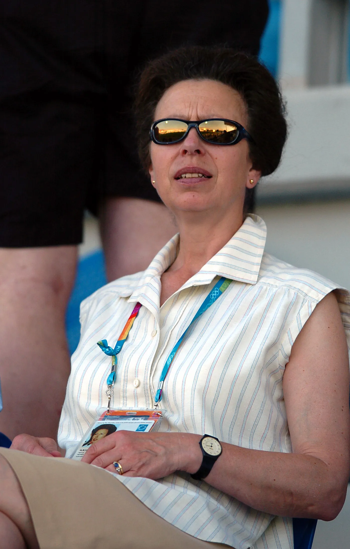 התמונה עשויה להכיל Anne Princess Royal אביזרים משקפי שמש משקפי פנים צילום ראש אדם ודיוקן