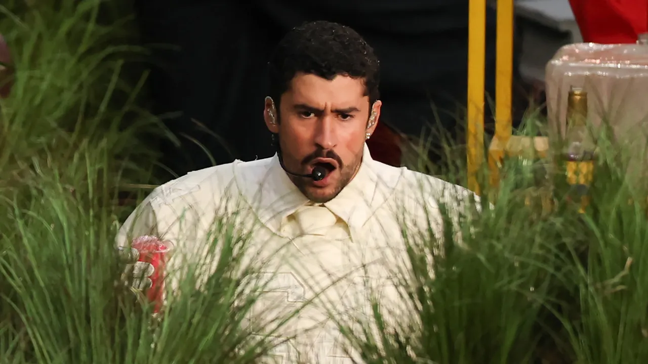 כל הסלבריטאים בלה קאסיטה במהלך מופע המחצית של Bad Bunny של סופרבול 2026