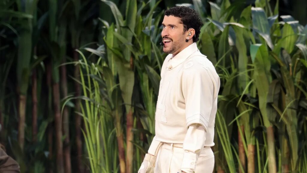 תכשיטי תערוכת המחצית של Bad Bunny's Simple Super Bowl 2026, הסבר