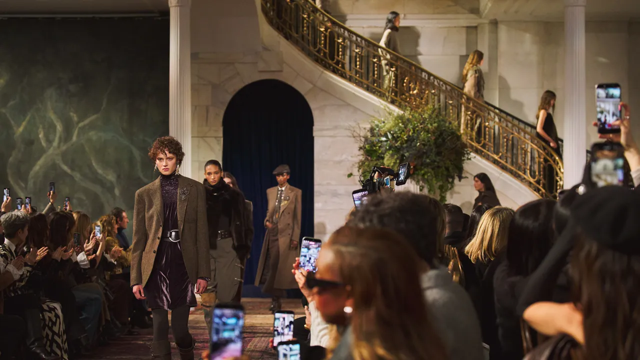 האם אופנה אמריקאית יכולה לפגוש את הרגע?