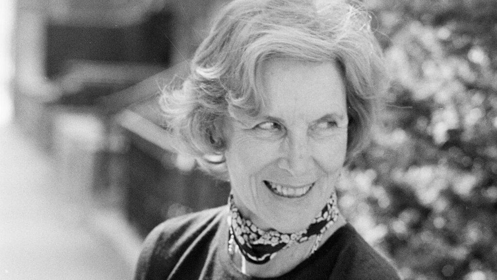 בתוך ביתו של באני מלון בניו יורק, מונצח בצבעי מים