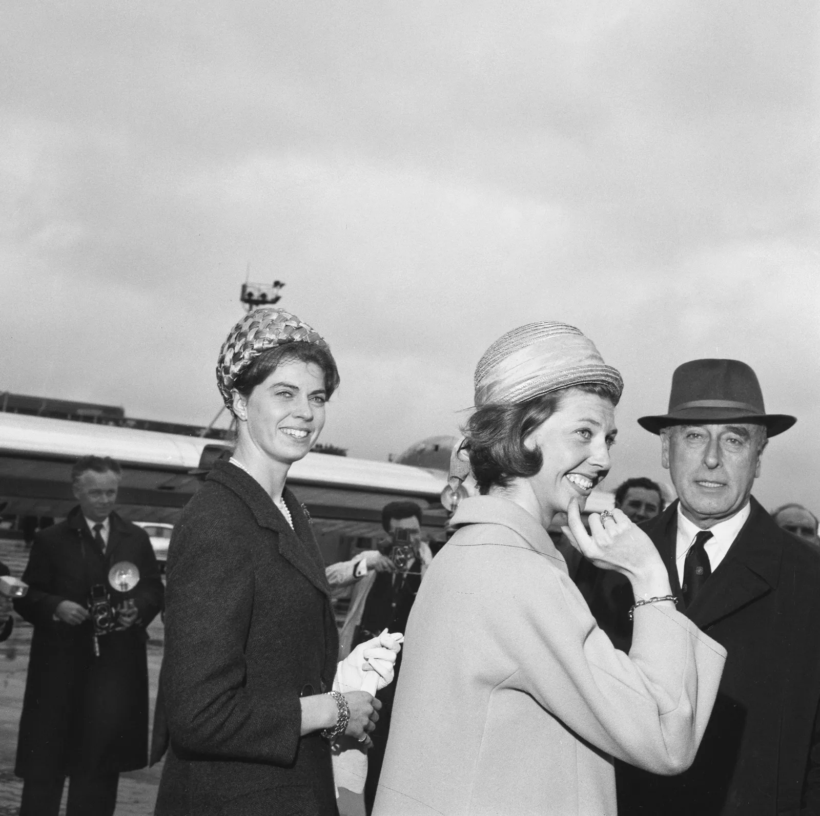 התמונה עשויה להכיל ז'אק פלנטה אדם ביגוד חליפת לבוש רשמי למבוגרים חתונה פנים צילום ראש ודיוקן