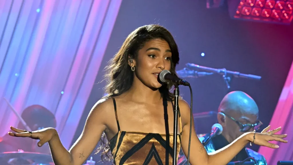 אוליביה דין, ג'וני מיטשל, סומבר ועוד מאירים את חגיגת הקדם-גראמי של קלייב דייויס