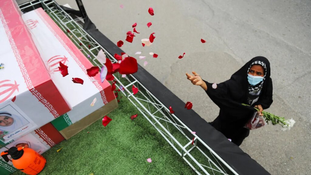 המשפחה שלי ברחה מהמהפכה האיראנית. במלחמת המערב למען "חופש", אני רואה עוד מסע צלב.