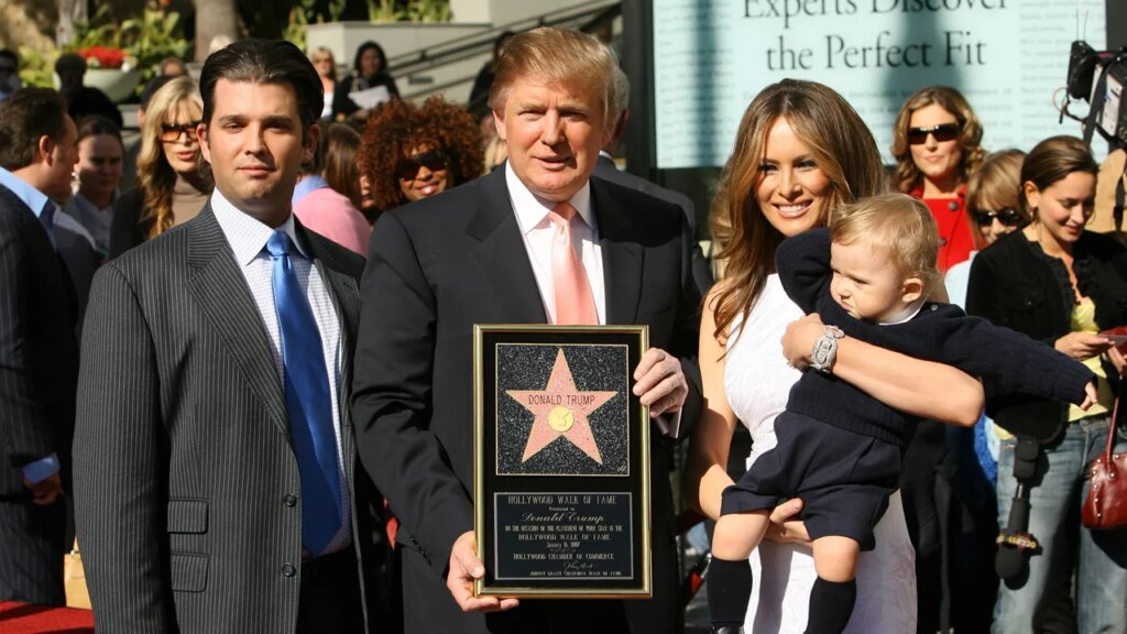 MAGA Hollywood: האם אוהד טראמפ אורב מאחורי כל עץ דקל?