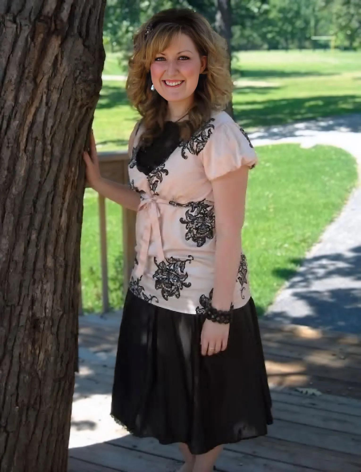 התמונה עשויה להכיל שרוול בגדים ואדם