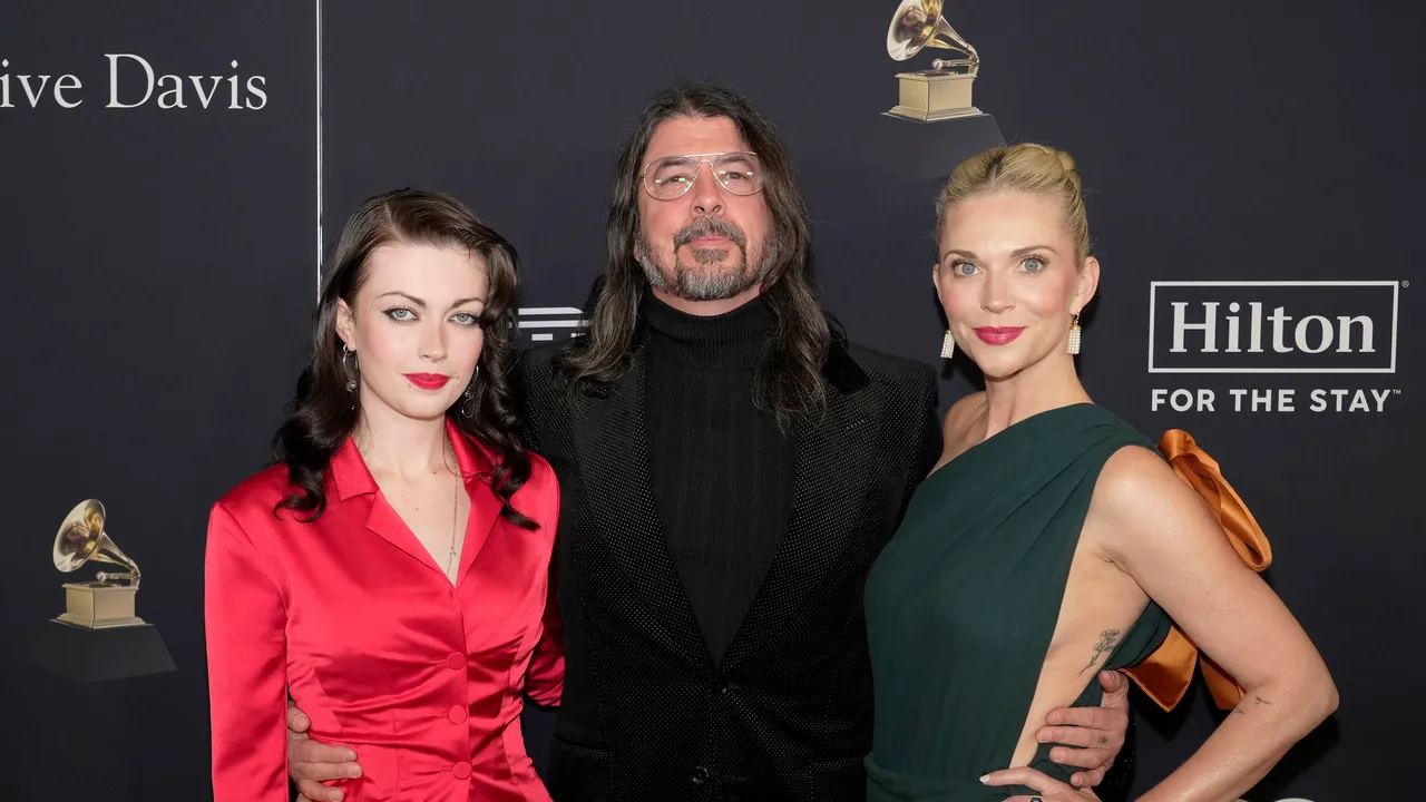 דייב גרוהל מסביר את משטר הטיפול לאחר השערוריות שלו