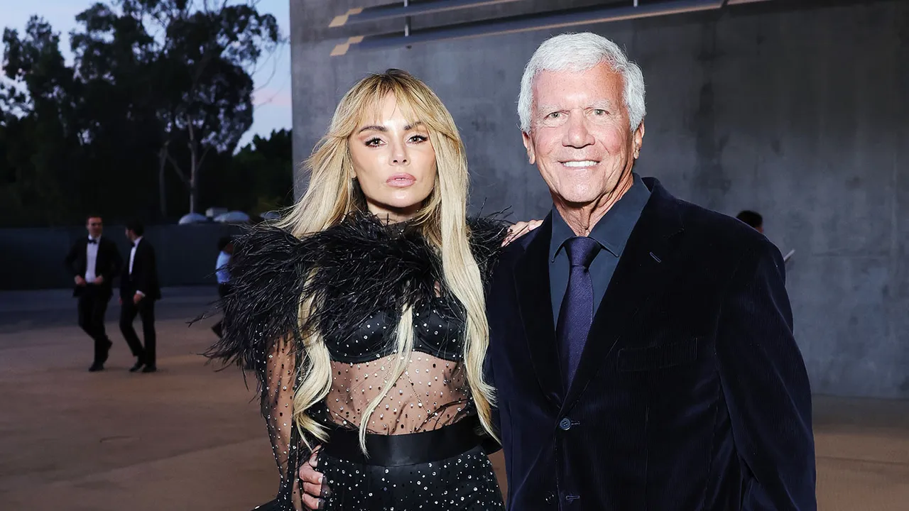 לארי גאגוסיאן מדבר על דושאן, סושי - ונותן הצצה ראשונה בגלריה החדשה של גאגוסיאן בניו יורק.