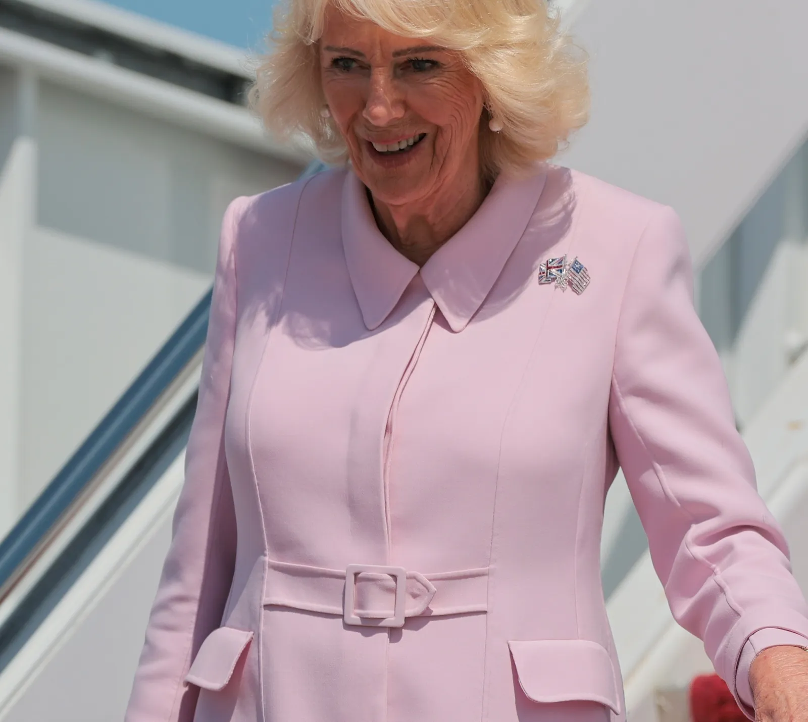 התמונה עשויה להכיל את Lynn Redgrave Person ביגוד למבוגרים חליפה ומעיל ללבוש רשמי