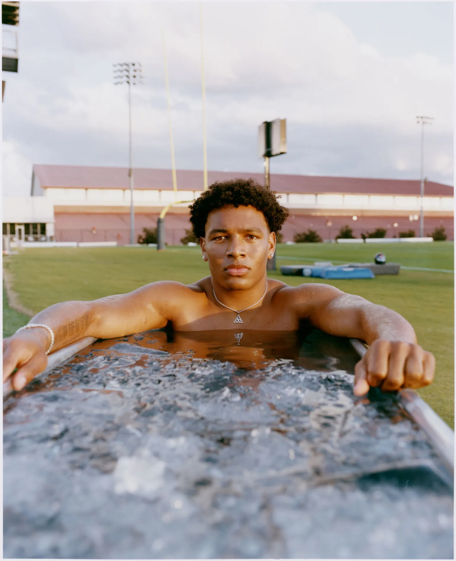 התמונה עשויה להכיל רחצה ואדם