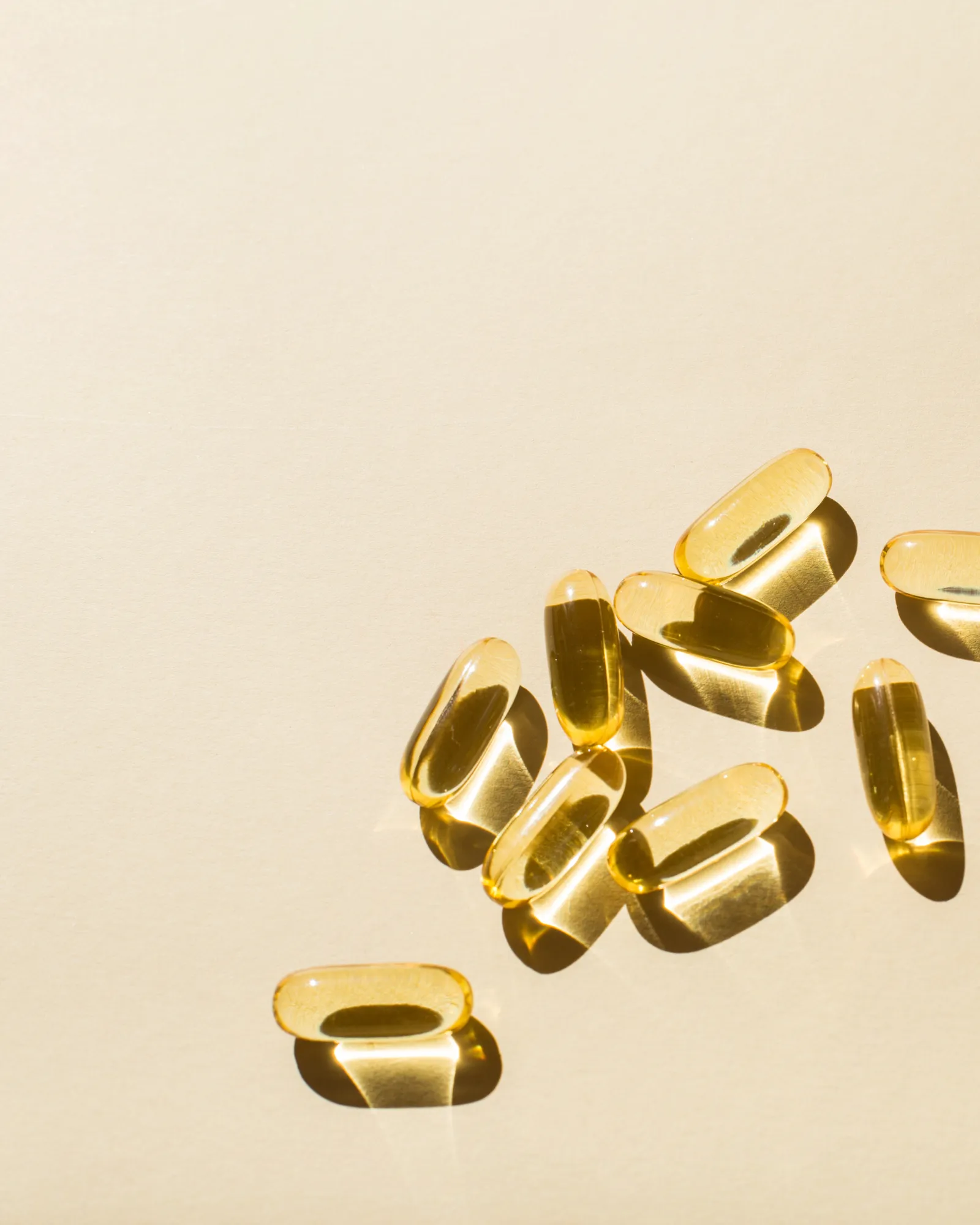 התמונה עשויה להכיל כמוסה של גלולות וצינור עשן