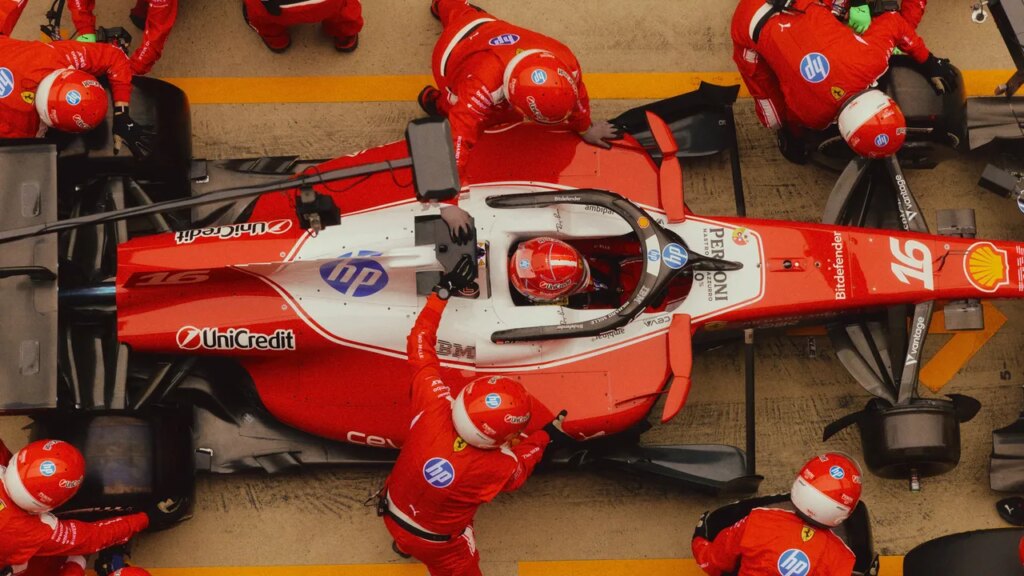 F1 בפעולה: חזון אמן של הגרנד פרי הסיני עם פייר גאסלי, קימי אנטונלי ועוד